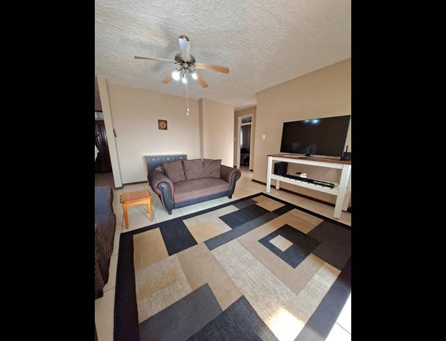 3 BEDROOM FLAT FOR SALE IN BLUFF